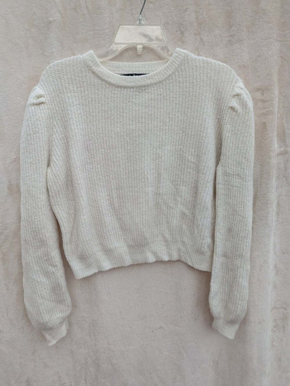 Love Tree Women's White Ribbed Knit Pullover Cropped Sweater with Puff Shoulders